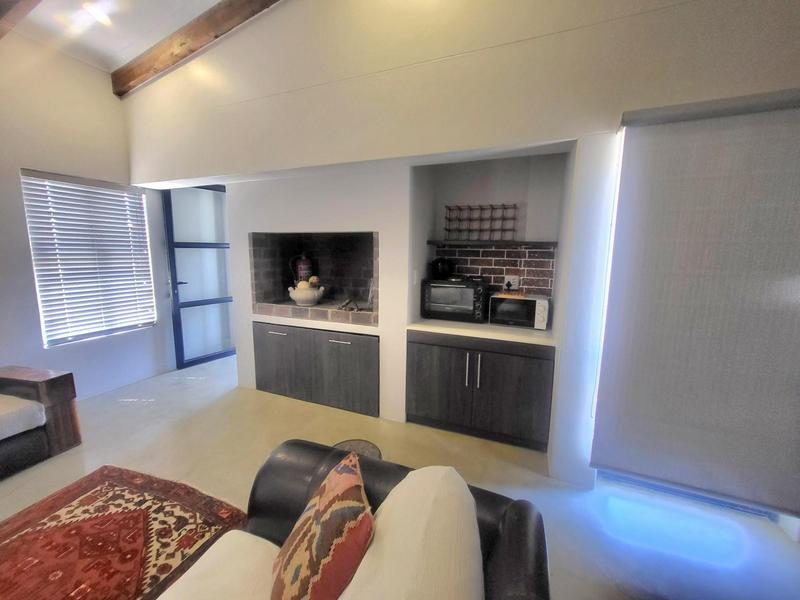 6 Bedroom Property for Sale in Sunset Estate Western Cape